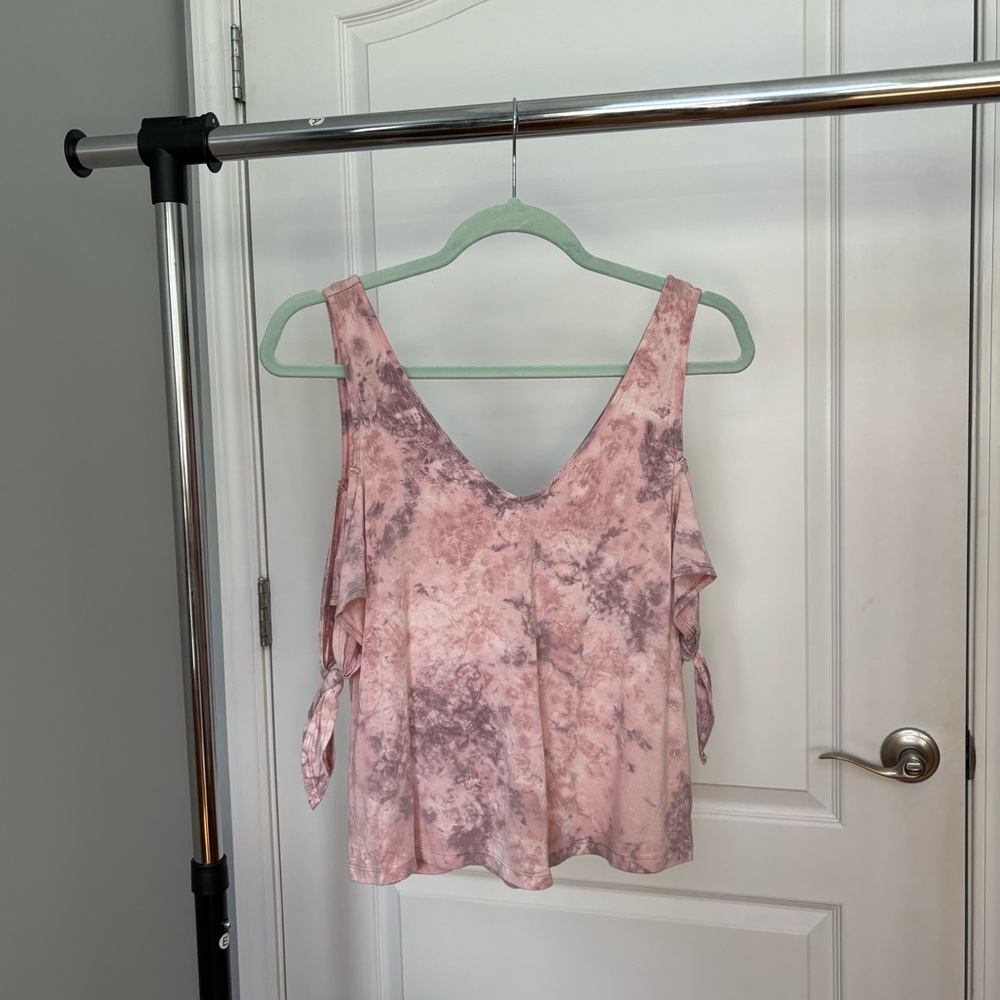 American Eagle pink top